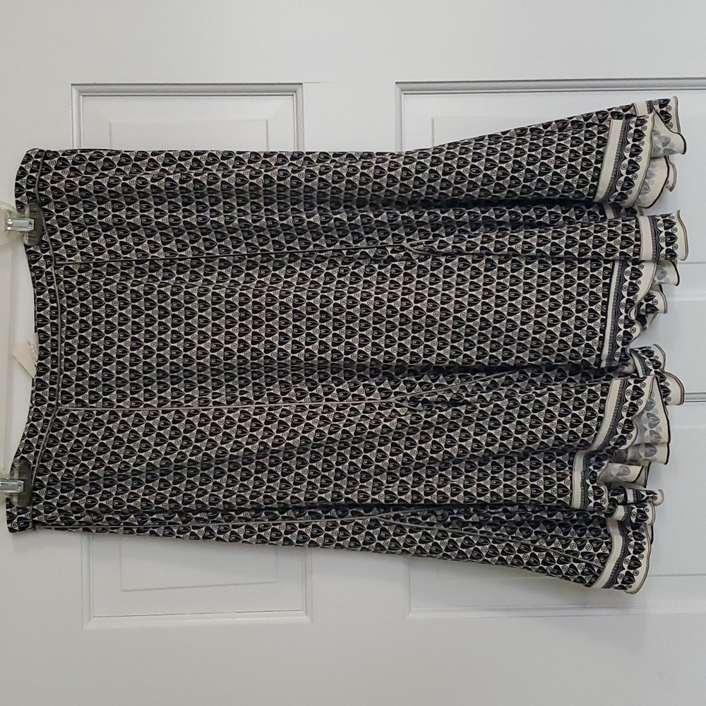 NWT Max Studio Elegant Black and White Patterned Skirt women's M - Picture 3 of 3
